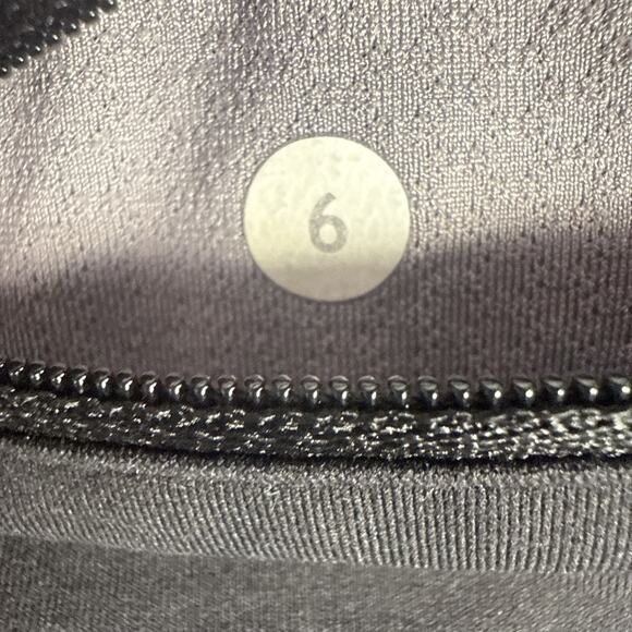 Lululemon Run Ultra Short II Beachy Floral White Fossil‎ Black Size 6 - Picture 7 of 7